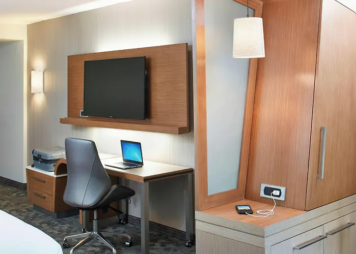 Courtyard By Marriott Lake George
